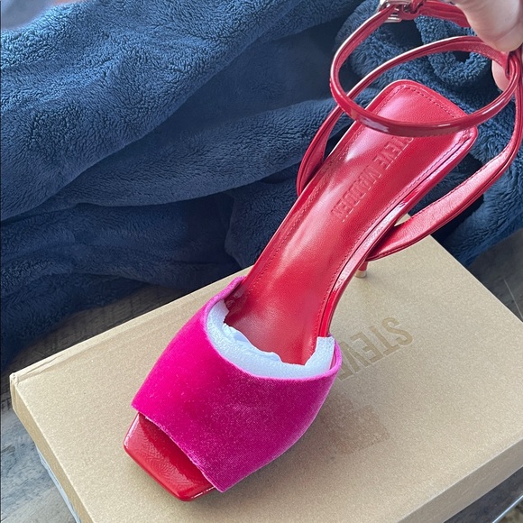 Steve Madden Red and Pink Open Toe Heels - Picture 5 of 11